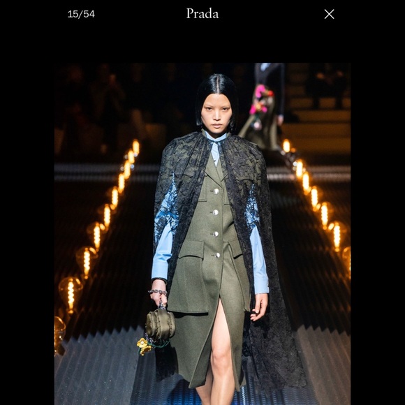 Black Lace Cape - Picture 11 of 11